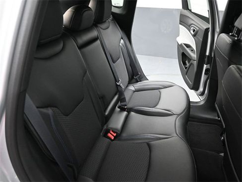 New 2026 Jeep Compass Latitude image 22