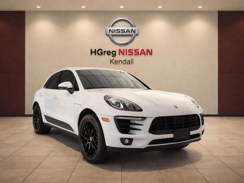 Used 2018 Porsche Macan S AWD/4WD image 2