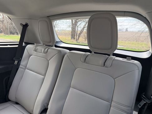 New 2026 Lincoln Aviator AWD image 15