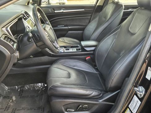 Used 2020 Ford Fusion Titanium image 18