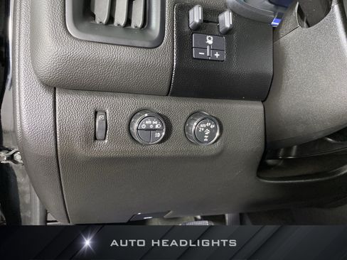 Used 2018 Chevrolet Colorado ZR2 w/ ZR2 Midnight Special Edition AWD/4WD image 25