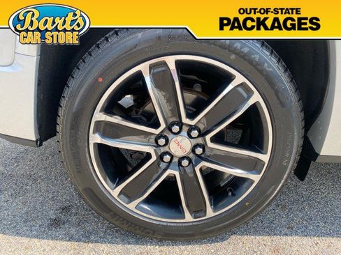 Used 2019 GMC Acadia Denali w/ Technology Package AWD/4WD image 7