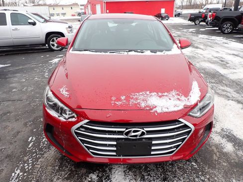Used 2018 Hyundai Elantra SE image 2