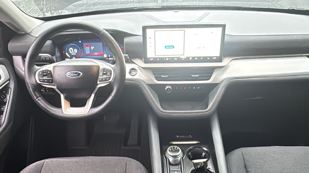 Used 2025 Ford Explorer Active AWD/4WD image 30