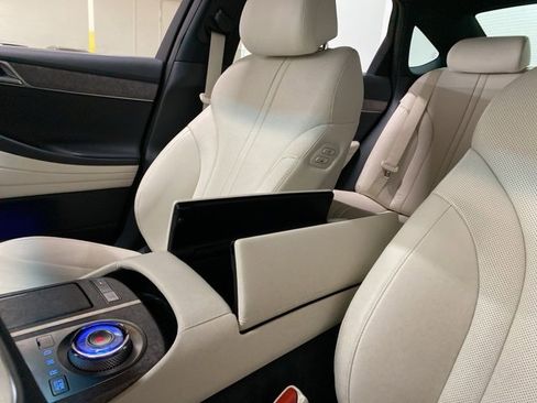 Used 2024 Genesis G80 image 65