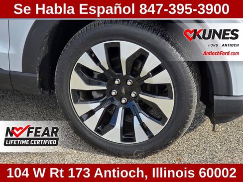 Used 2025 Ford Explorer Platinum w/ LUX Leather Package image 13