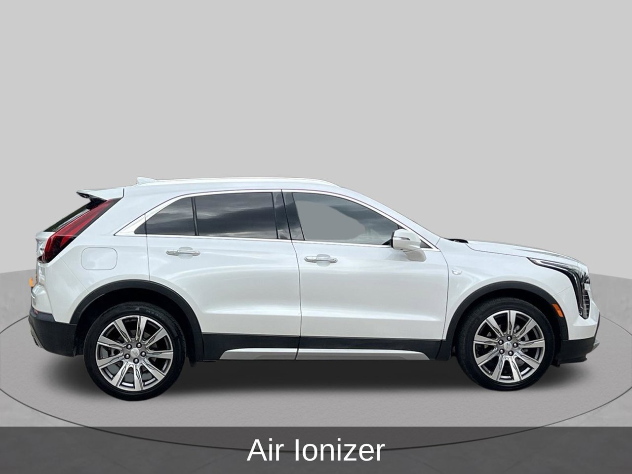Used 2023 Cadillac XT4 Premium Luxury w/ Technology Package FWD image 6