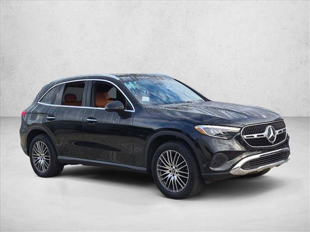 Certified 2025 Mercedes-Benz GLC 300 image 3