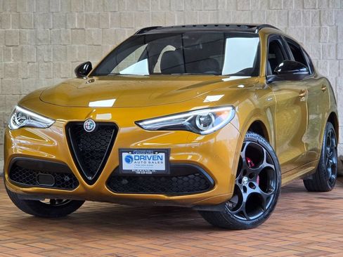 Used 2023 Alfa Romeo Stelvio Veloce AWD/4WD image 2