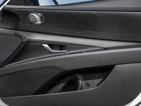 New 2026 Hyundai Elantra SE FWD image 8