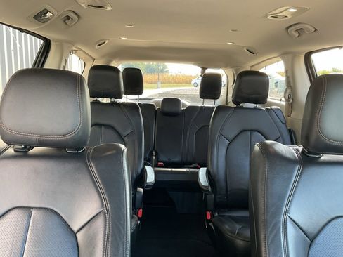 Used 2020 Chrysler Pacifica Touring-L Plus image 22