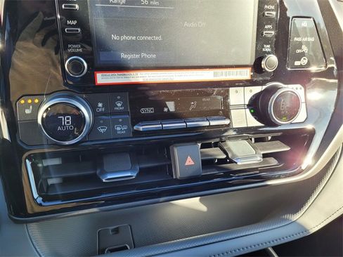 New 2022 Toyota Highlander XLE image 29
