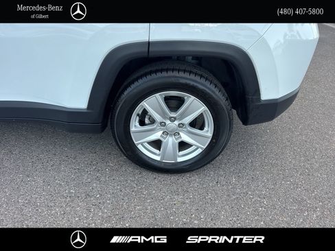 Used 2022 Jeep Compass Latitude FWD image 7