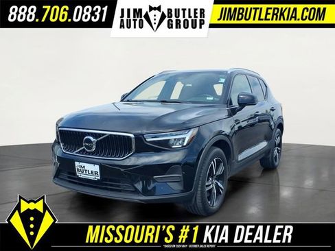 Used 2023 Volvo XC40 B5 Core AWD/4WD image 1