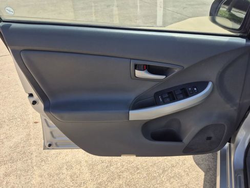 Used 2011 Toyota Prius Four image 10