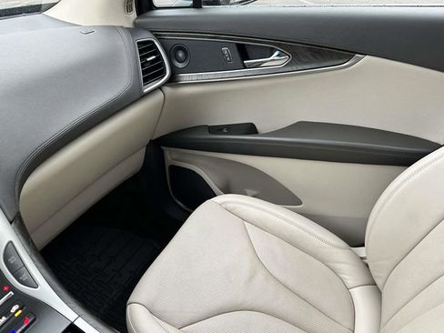 Used 2019 Lincoln Nautilus Reserve AWD/4WD image 34