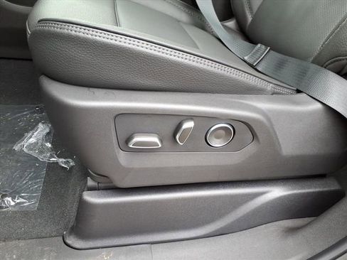 New 2026 GMC Yukon XL Denali w/ Denali Reserve Package image 14