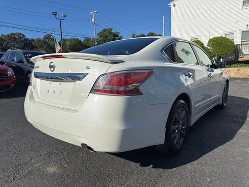 Used 2015 Nissan Altima 2.5 S w/ Sport Value Package FWD image 7