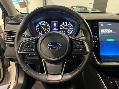 Used 2024 Subaru Outback Premium AWD/4WD image 11