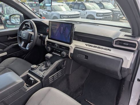 Used 2024 Toyota Tacoma TRD Sport image 34