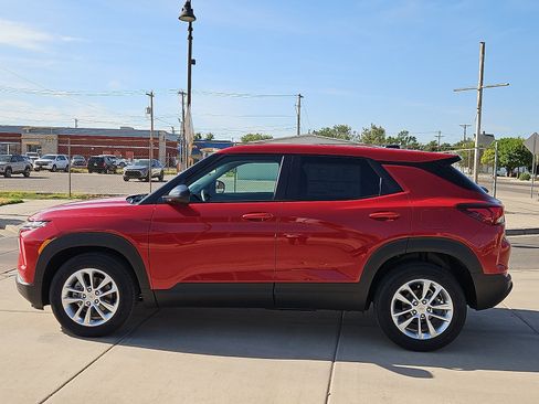 New 2026 Chevrolet TrailBlazer LS w/ LS Convenience Package FWD image 2