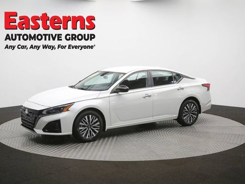 Used 2023 Nissan Altima 2.5 SV AWD/4WD image 42