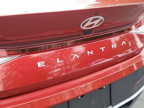 Certified 2024 Hyundai Elantra SEL FWD image 7