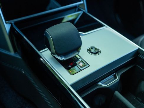 Used 2025 Land Rover Range Rover Autobiography AWD/4WD image 26