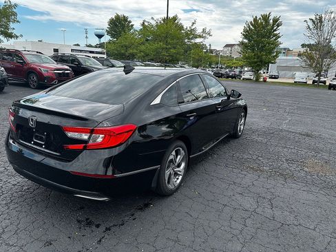 Used 2018 Honda Accord EX image 3