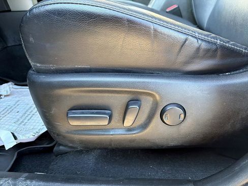 Used 2018 Toyota RAV4 Limited image 25