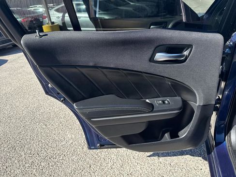 Used 2017 Dodge Charger SXT w/ Plus Group image 16