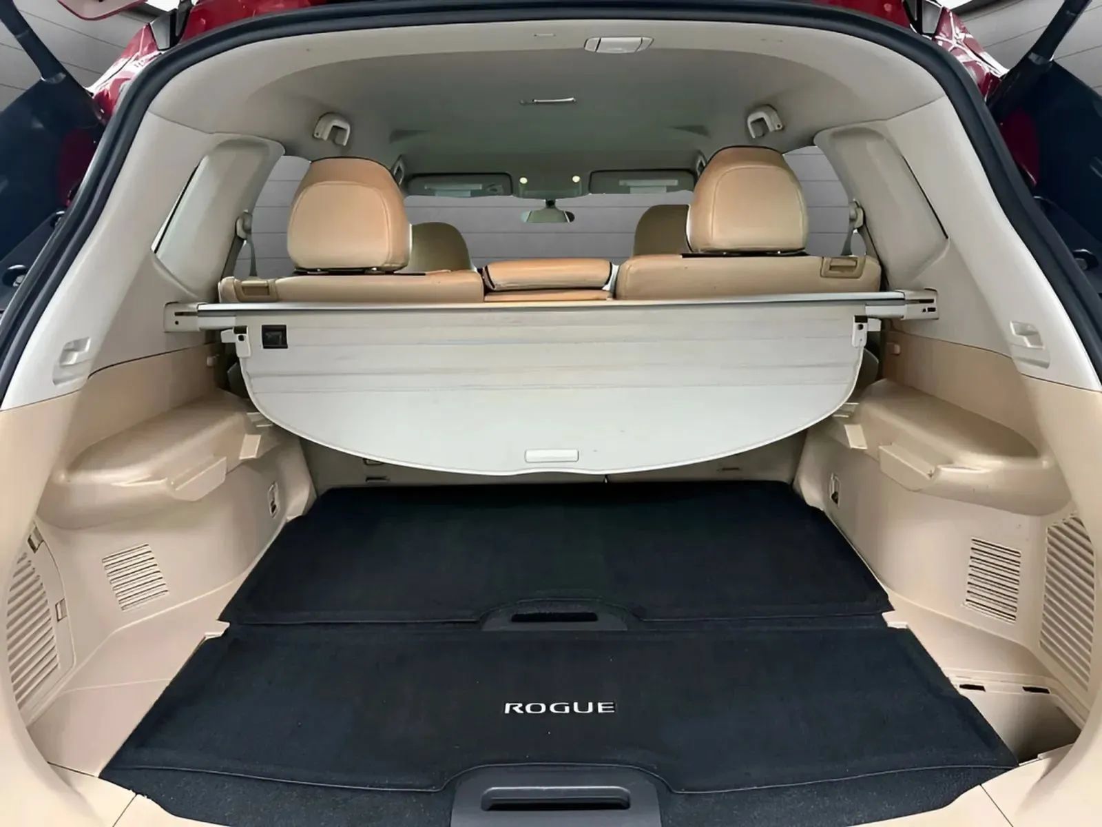 Used 2018 Nissan Rogue SV w/ Premium Package FWD image 12