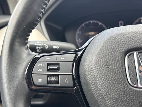 Used 2024 Honda HR-V EX-L image 18