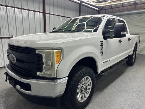 Used 2017 Ford F250 XL w/ Power Equipment Group image 3