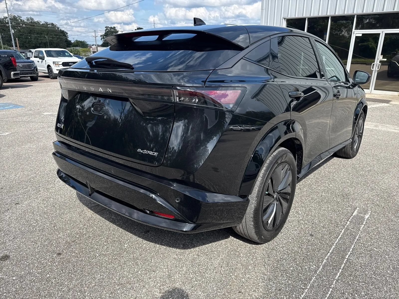 Used 2025 Nissan Ariya AWD image 7