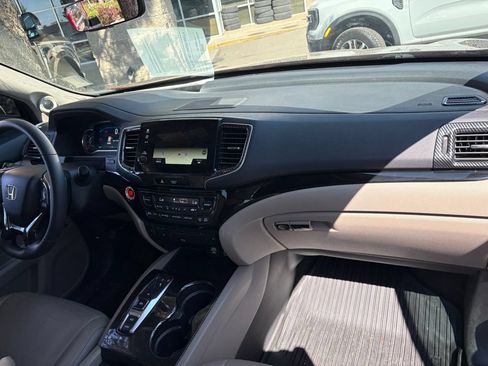 Used 2022 Honda Pilot Touring image 29