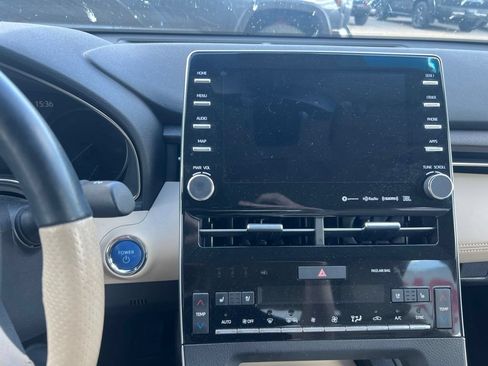 Used 2020 Toyota Avalon Limited w/ All Weather Liner Package FWD image 11