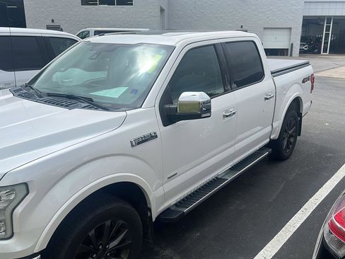 Used 2017 Ford F150 Lariat w/ Equipment Group 502A Luxury AWD/4WD image 12