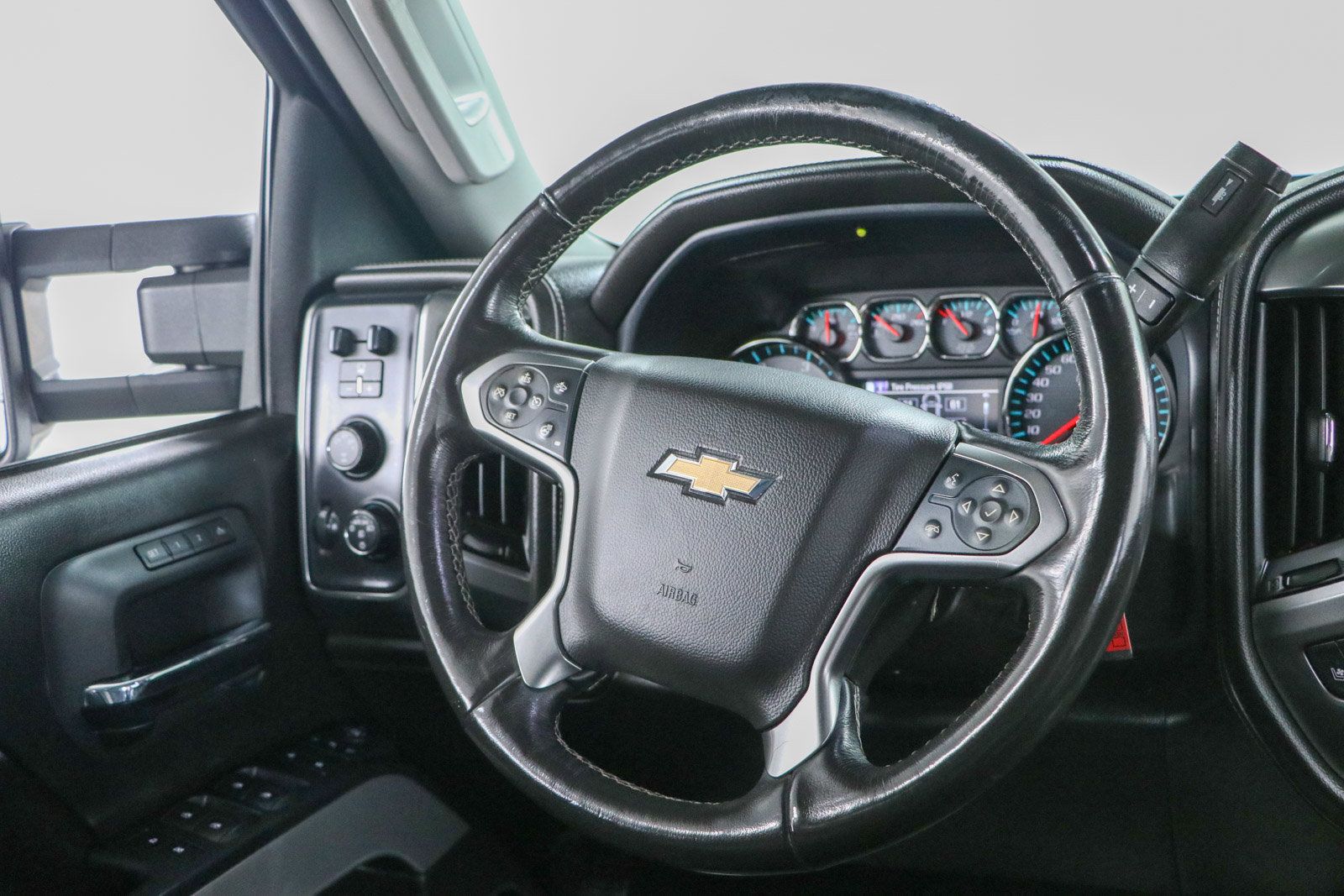 Used 2016 Chevrolet Silverado 2500 LTZ w/ Duramax Plus Package AWD/4WD image 12