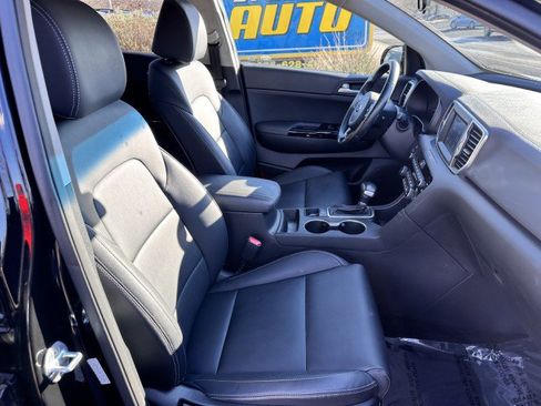 Used 2019 Kia Sportage EX image 18