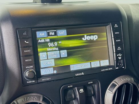 Used 2016 Jeep Wrangler Sport image 22