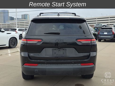 Used 2023 Jeep Grand Cherokee L Laredo image 4