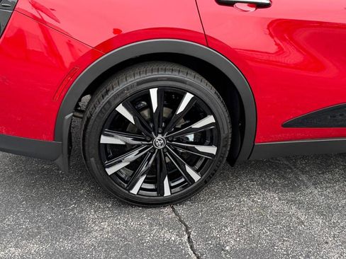 New 2025 Toyota Crown Platinum image 4