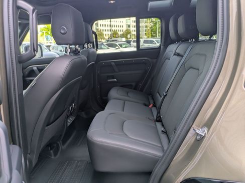New 2026 Land Rover Defender 110 X-Dynamic SE AWD/4WD image 29