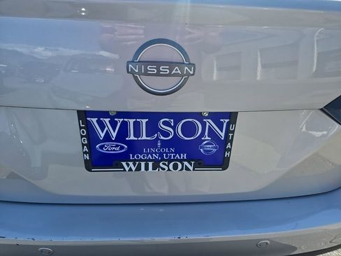 Used 2023 Nissan Versa SV image 40