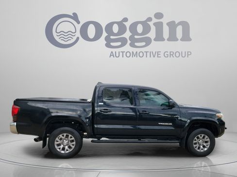Used 2019 Toyota Tacoma SR5 AWD/4WD image 6