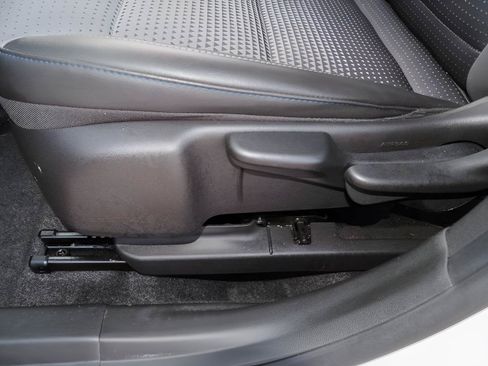 Certified 2024 Chevrolet Trax LT FWD image 24