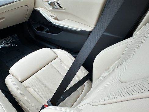 Used 2025 BMW 330i xDrive Sedan w/ Premium Package image 27