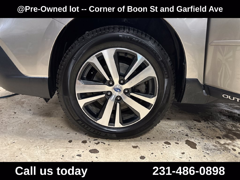 Used 2018 Subaru Outback 2.5i Limited AWD/4WD image 11