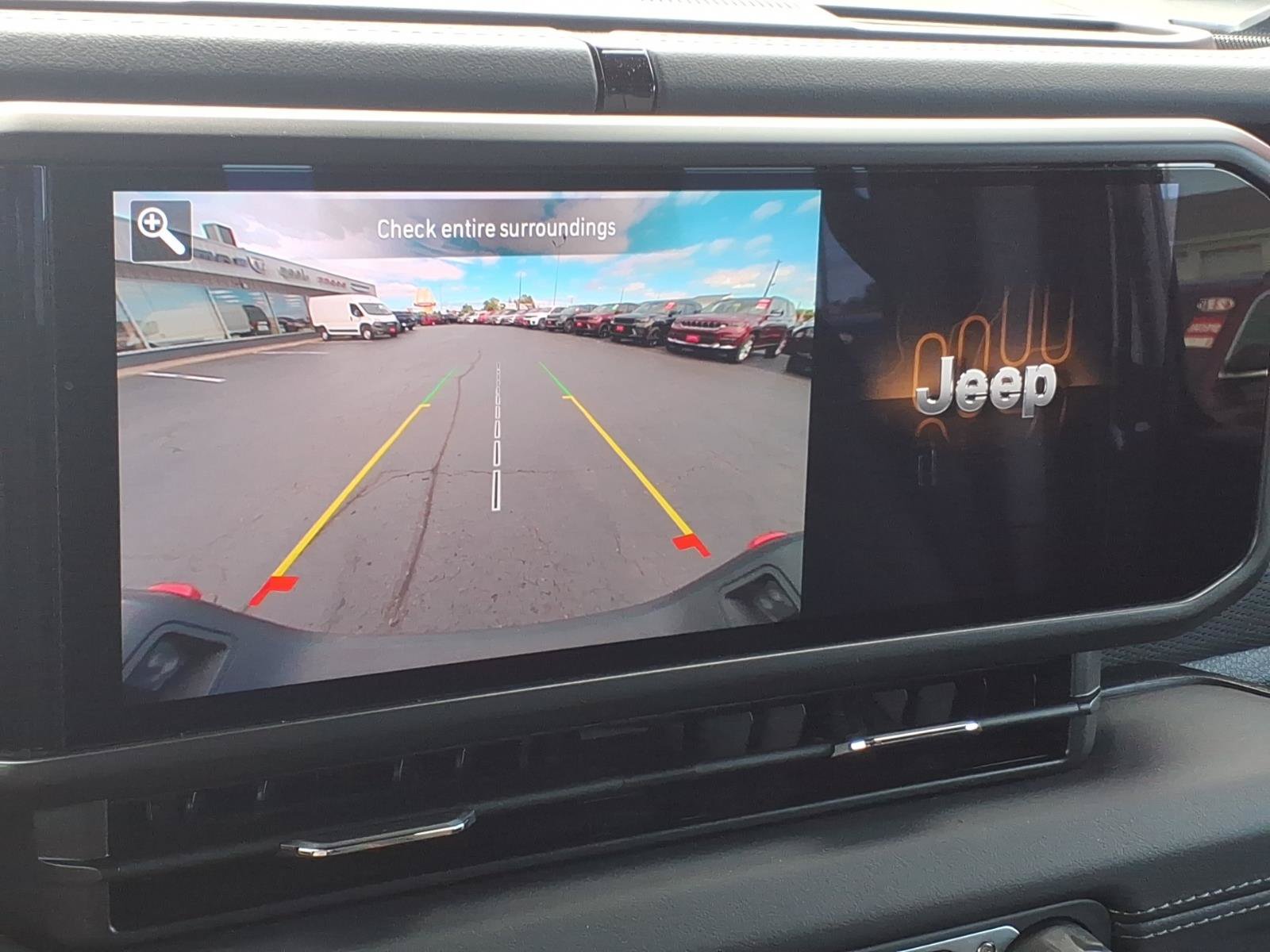 Used 2026 Jeep Gladiator Mojave AWD/4WD image 15